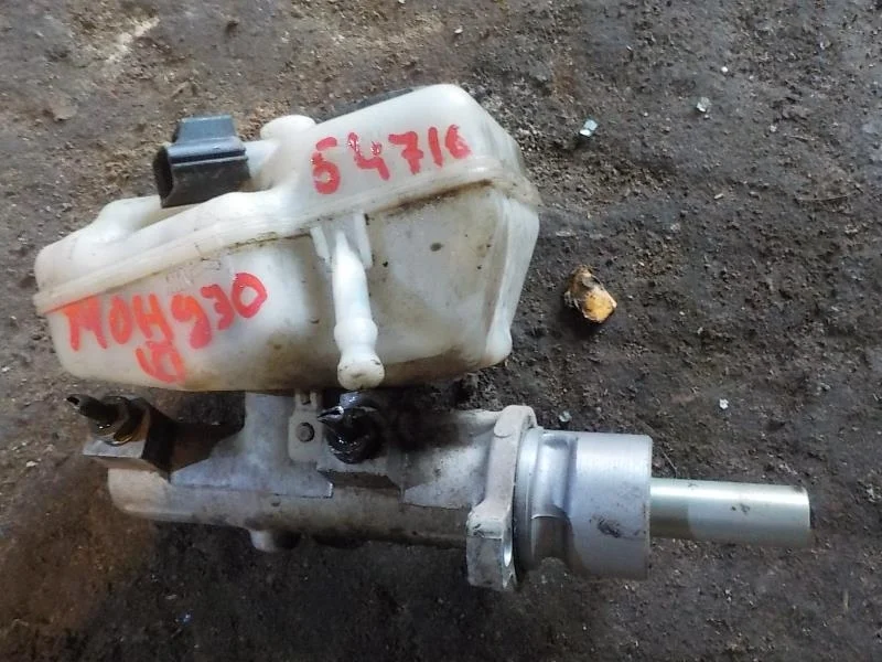 тормозной цилиндр Ford Mondeo III (2000—2003) Перед Лево