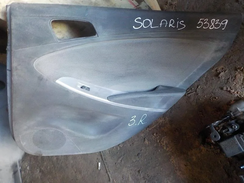 Обшивка двери Hyundai Solaris I (2010—2014) Зад Право