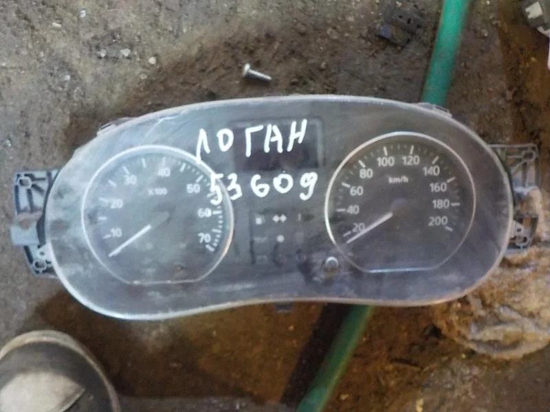 Панель приборов Renault Logan I (2004—2009)