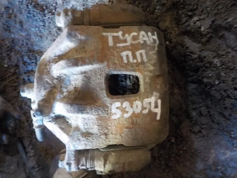 суппорт Hyundai Tucson I (2004—2015) Перед Право