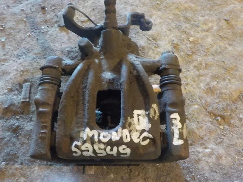 суппорт Ford Mondeo III (2000—2003) Зад Лево