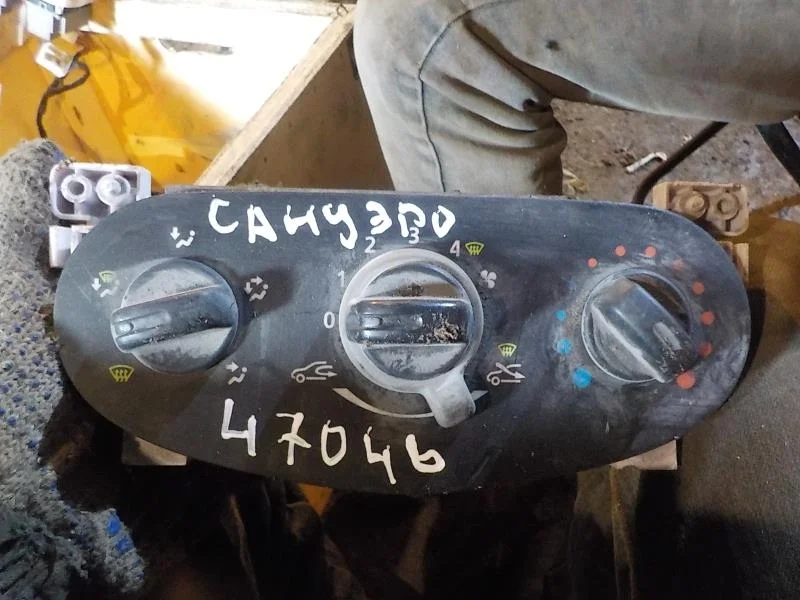 регулятор печки Renault Logan I рестайлинг (2009—2015)