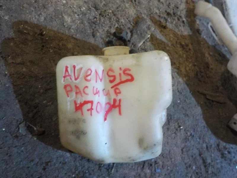 Бачок расширительный Toyota Avensis T250 (2003—2006)