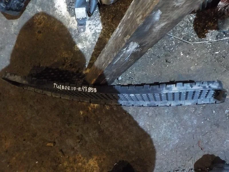 решетка бампера Volkswagen Touareg I рестайлинг (2006—2010) Перед