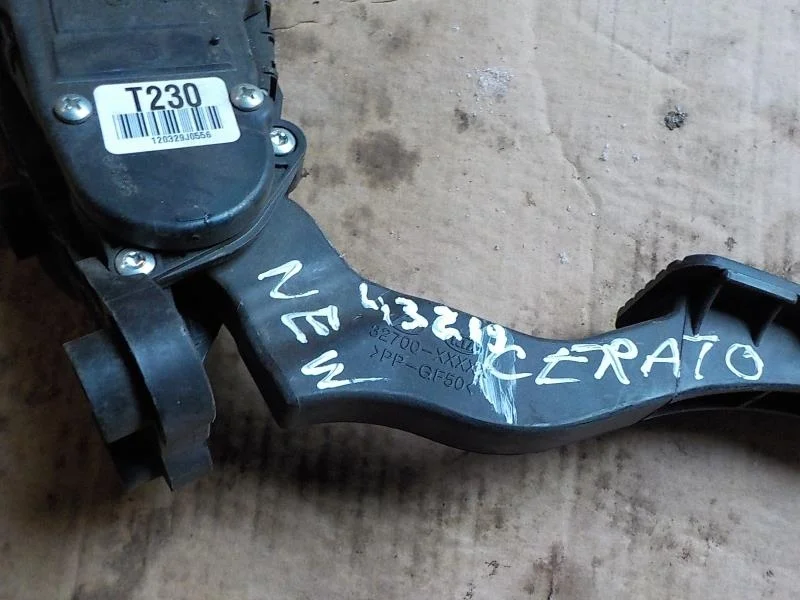 педаль акселератора Kia Cerato II (2008—2013)