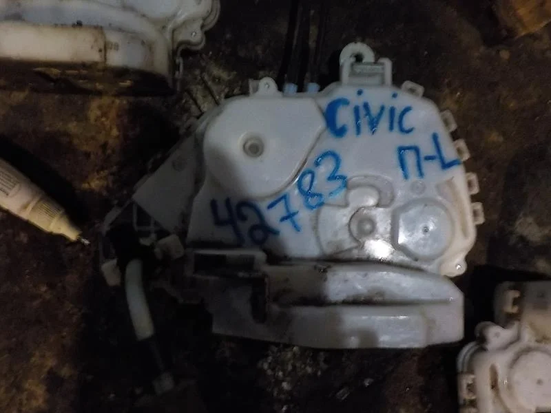 Замок двери Honda Civic VIII (2005—2009) Перед Лево