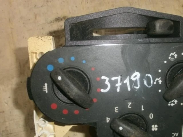 регулятор печки Renault Logan I рестайлинг (2009—2015)