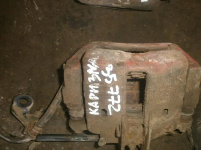 суппорт Mitsubishi Carisma I (1995—1999) Перед Лево