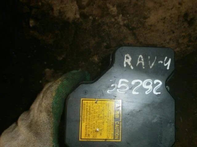 Блок управления ABS Toyota RAV4 III (2005—2010)