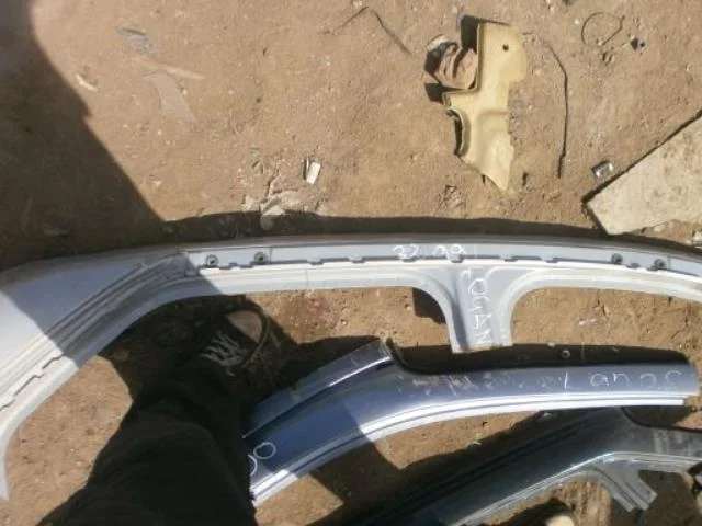 боковина кузова Renault Logan I (2004—2009)  Право