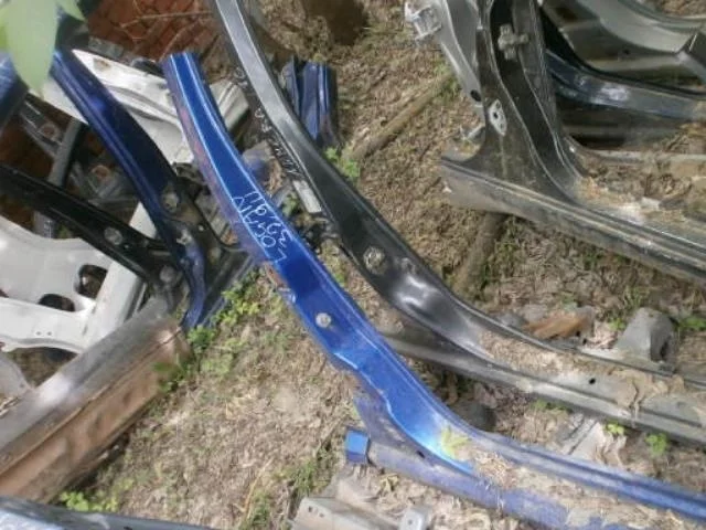 боковина кузова Renault Logan I (2004—2009)  Право