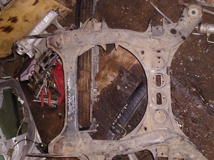 Подрамник Audi Q7 4L (2005—2009) Перед