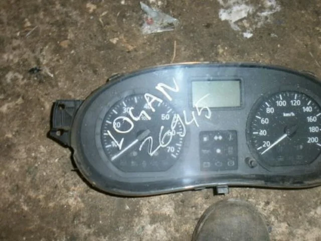 Панель приборов Renault Logan I (2004—2009)