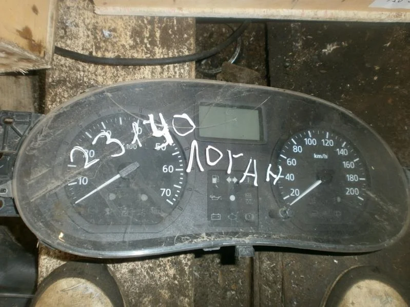 Панель приборов Renault Logan I (2004—2009)