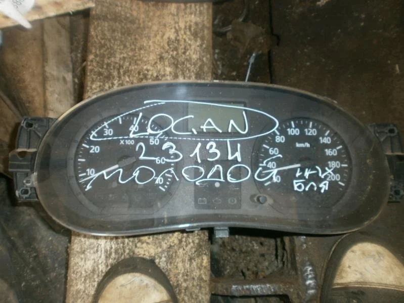 Панель приборов Renault Logan I (2004—2009)