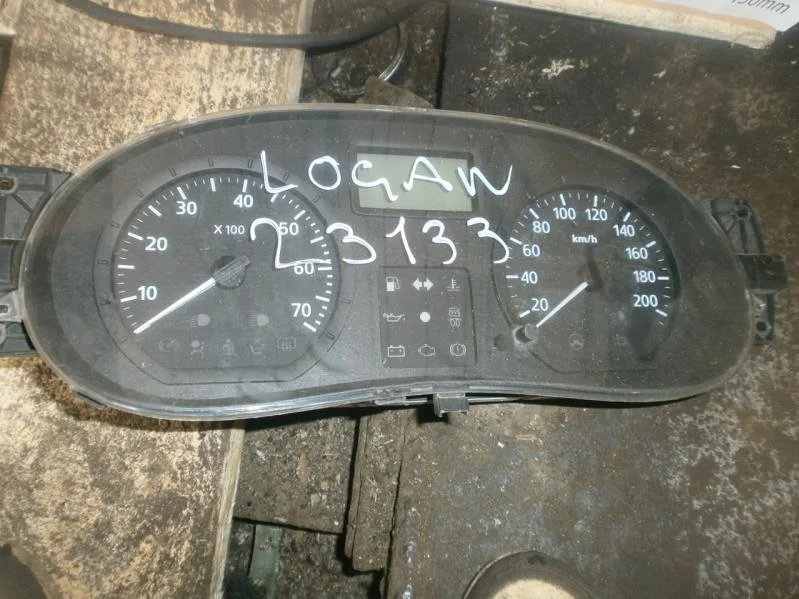 Панель приборов Renault Logan I (2004—2009)