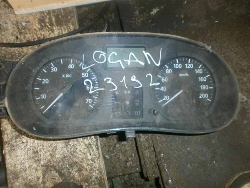Панель приборов Renault Logan I (2004—2009)