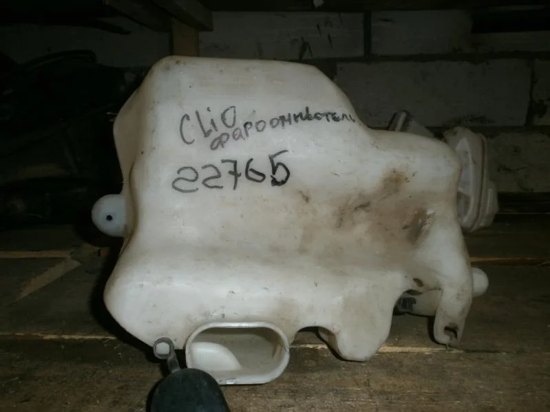 бачок стеклоомывателя Renault Clio I (1990—1998)