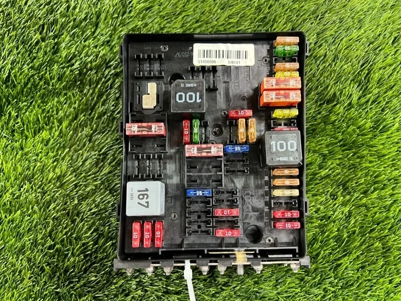 Блок предохранителей Volkswagen Passat 2006 1K0937124 B6 VARIANT BWA 2.0T