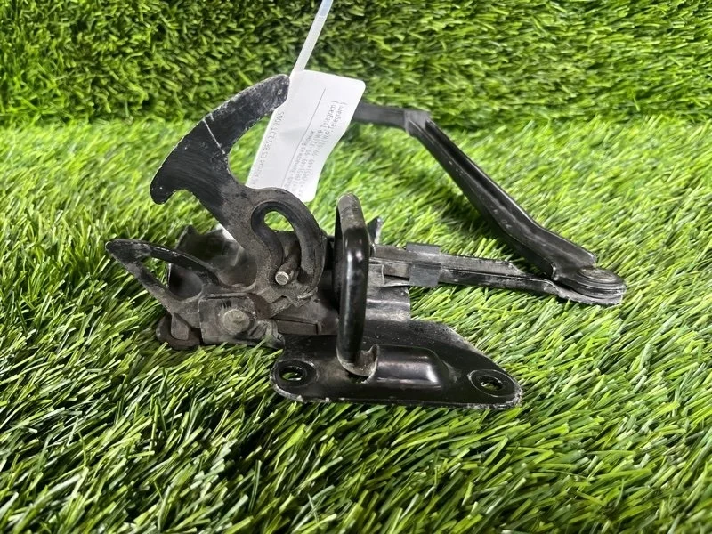 Замок капота Audi A6 Allroad 2005 4Z7823480A C5 BES 2.7T, передний