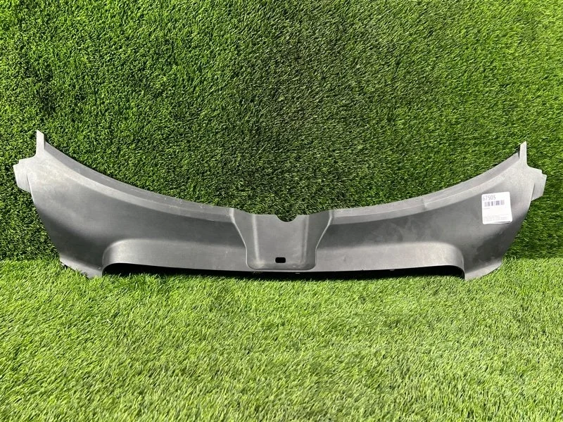 Накладка замка капота Audi A6 2006 4F0807081 C6 BDW 2.4