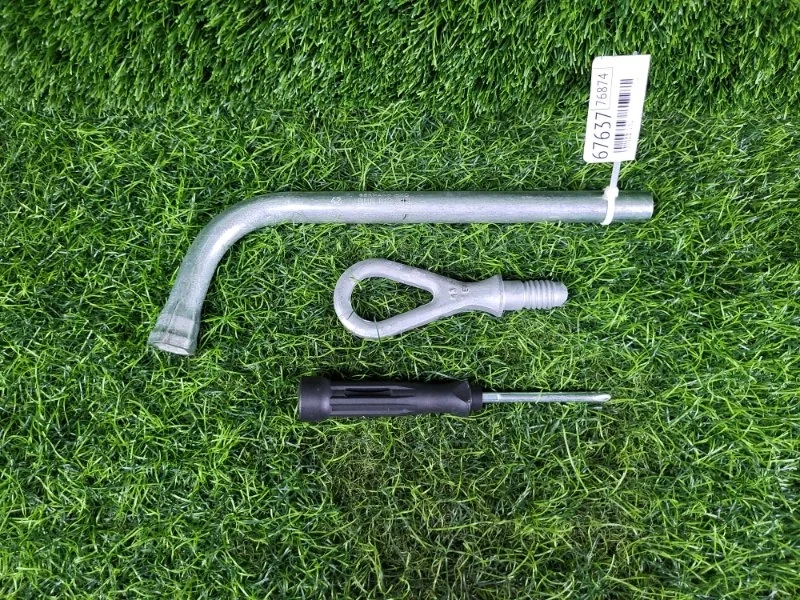 Набор инструментов Audi A6 2004 8N0012219 C6 BDW 2.4