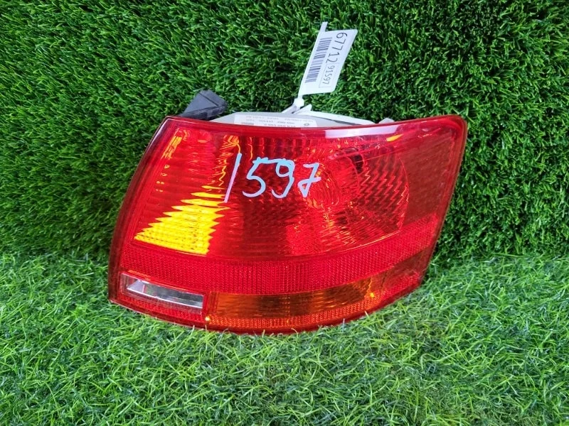 Фонарь задний Audi A4 2007 8E9945096E B7 BFB 1.8T, задний правый
