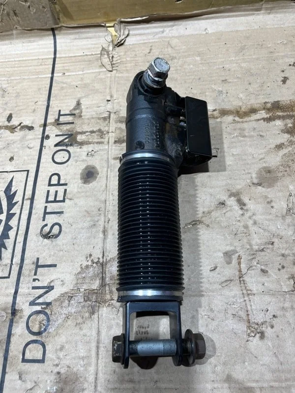 Цилиндр КДСС Toyota Land Cruiser 2015 4887660021 URJ200 1VD-FTV 4.5, передний