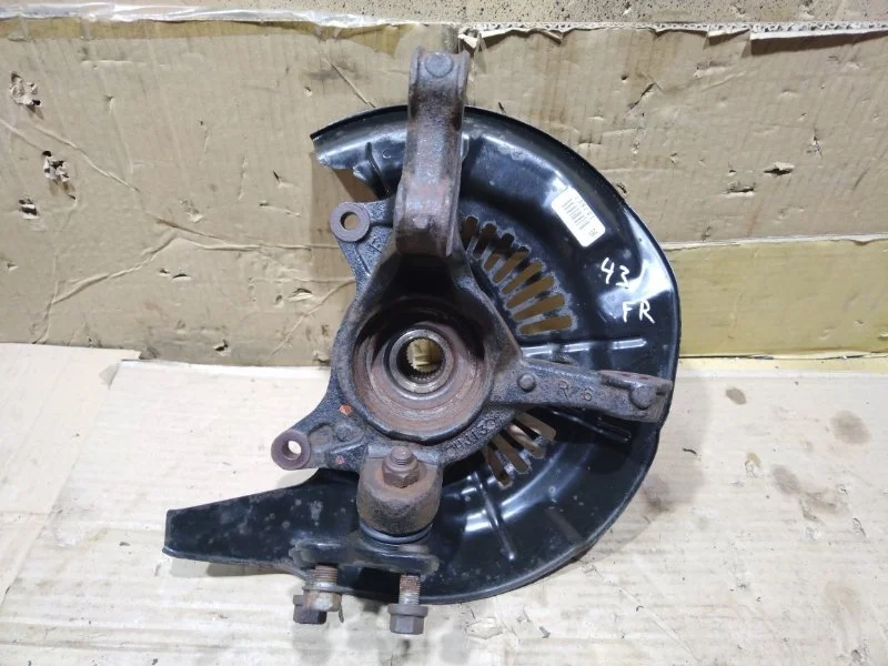 Кулак поворотный передний правый Toyota Highlander 2014 432110E010 GSU55 2GR-FE 3.5, передний правый