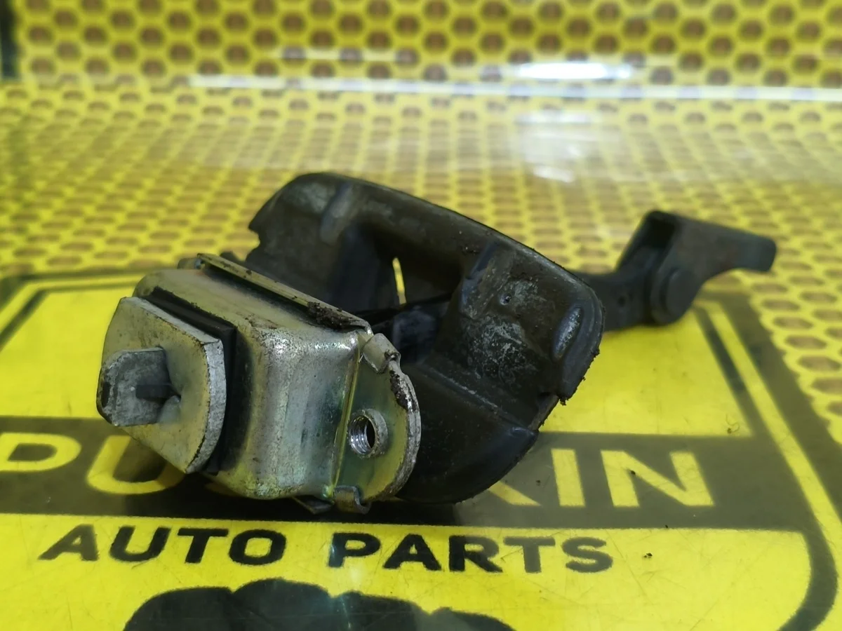 Ограничитель двери Nissan Pathfinder 2011 804304X00A R51 V9X, передний левый