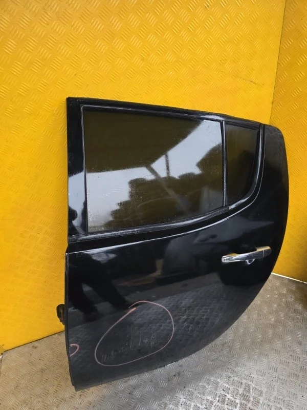 Стекло двери задней левой Mitsubishi L200 (2006-2015) 2013 MN182275 ПИКАП 2.5 D 4D56