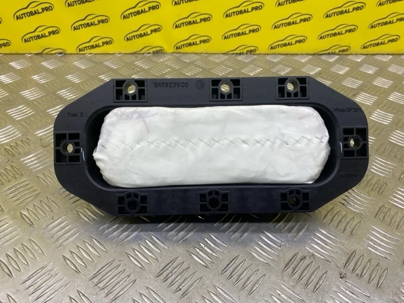 Подушка безопасности пассажира Land Rover Discovery V (2016-Н.в.) 2018 LR118105 3.0 D 30DDTX