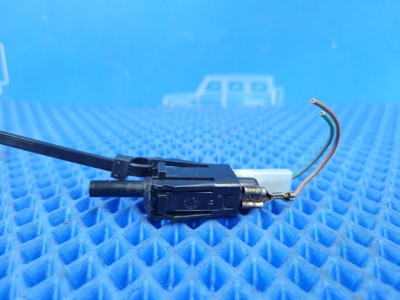 Концевик двери Mercedes-Benz E-Class 2006 A0015458714 W211 М272964