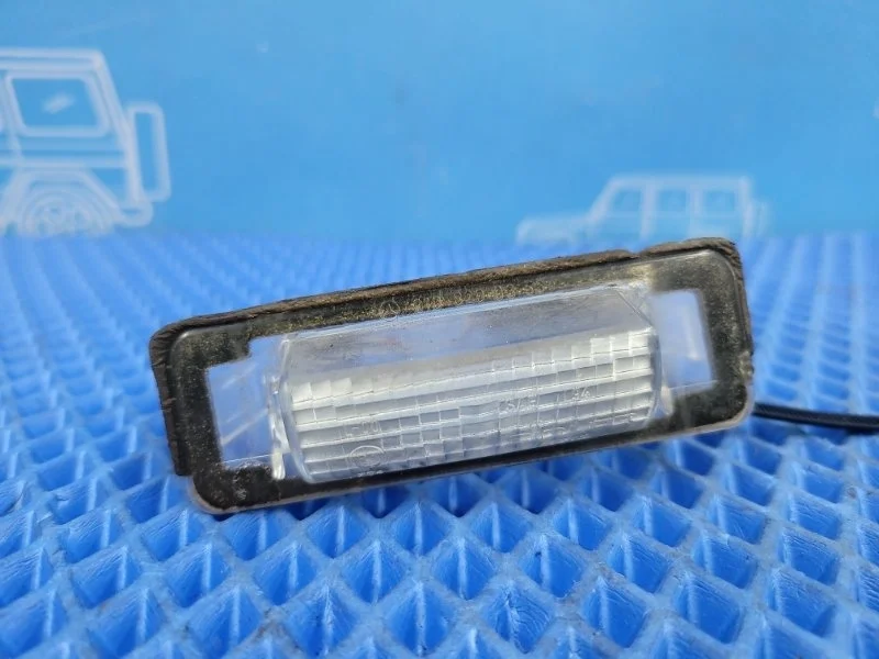 Подсветка номера Mercedes-Benz E-Class 1998 A2108200356 W210 М112911