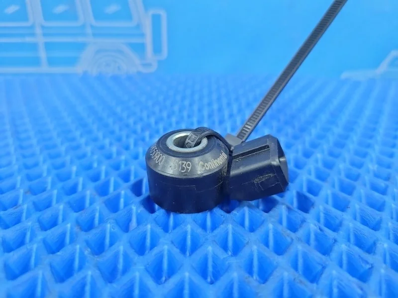 Датчик детонации Mercedes-Benz A-Class 2014 A2709050900 W176 М270910