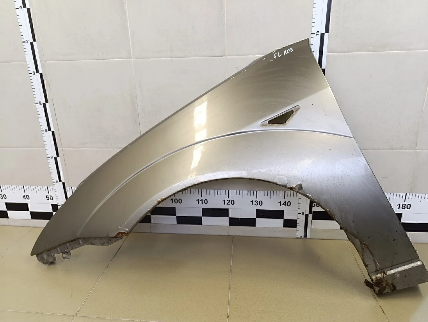 Крыло переднее левое Focus I 1998-2004