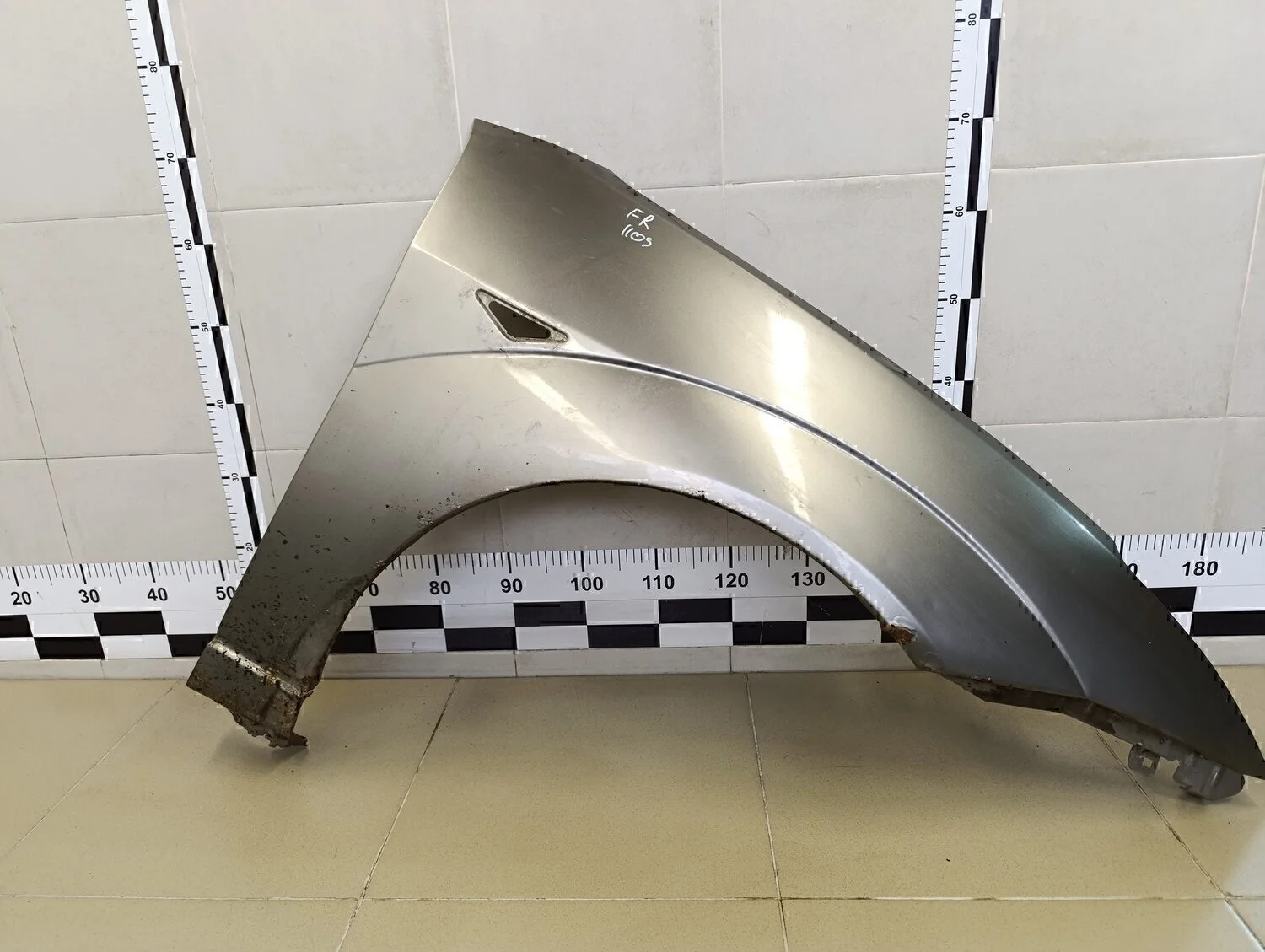 Крыло переднее правое Focus I 1998-2004