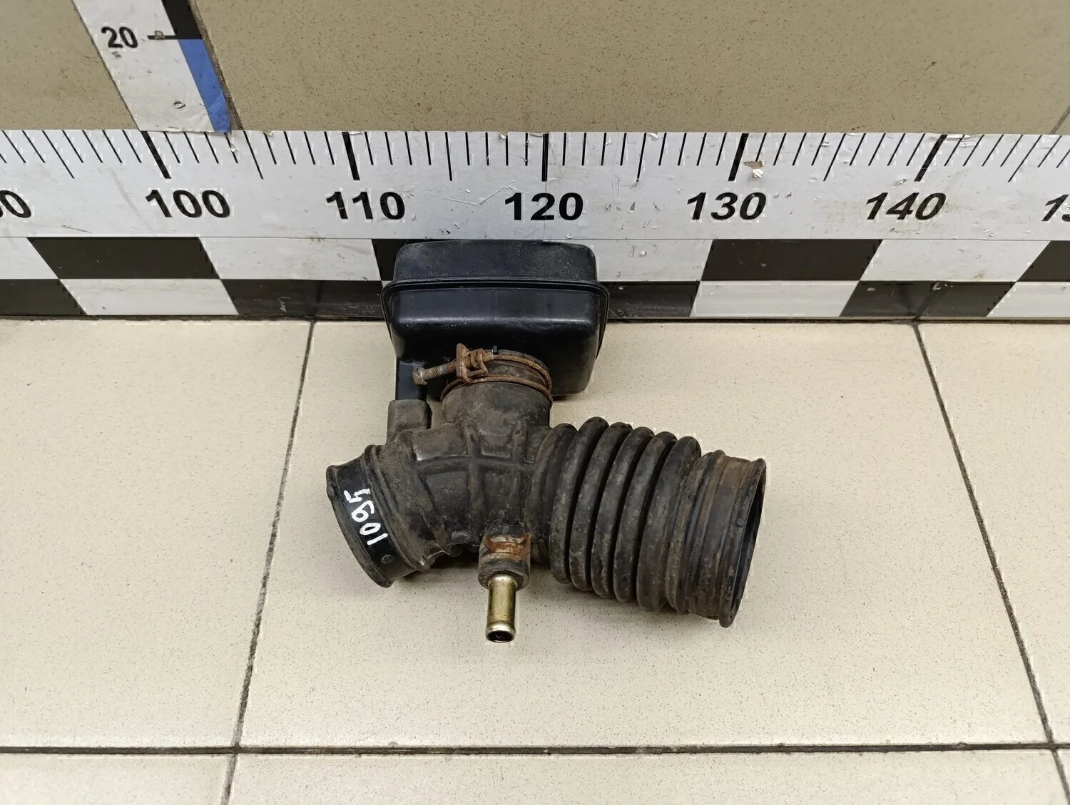 Патрубок воздушного фильтра Almera Classic (B10) 2006-2013