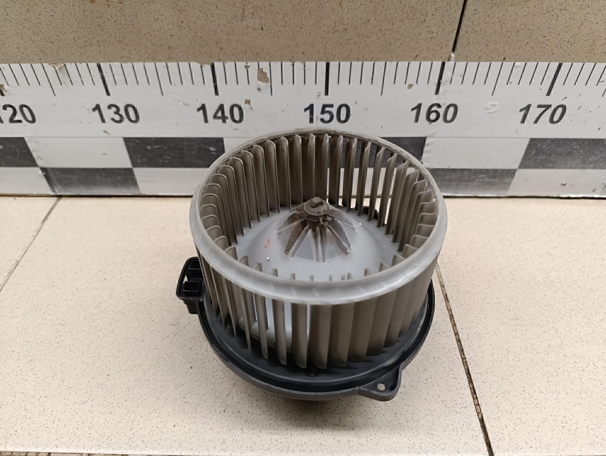 Моторчик отопителя Avensis II 2003-2008