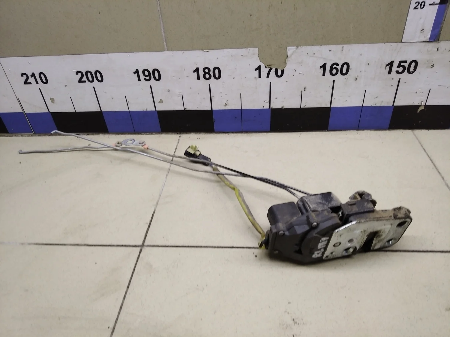 Замок двери задней левой Sorento 2003-2009