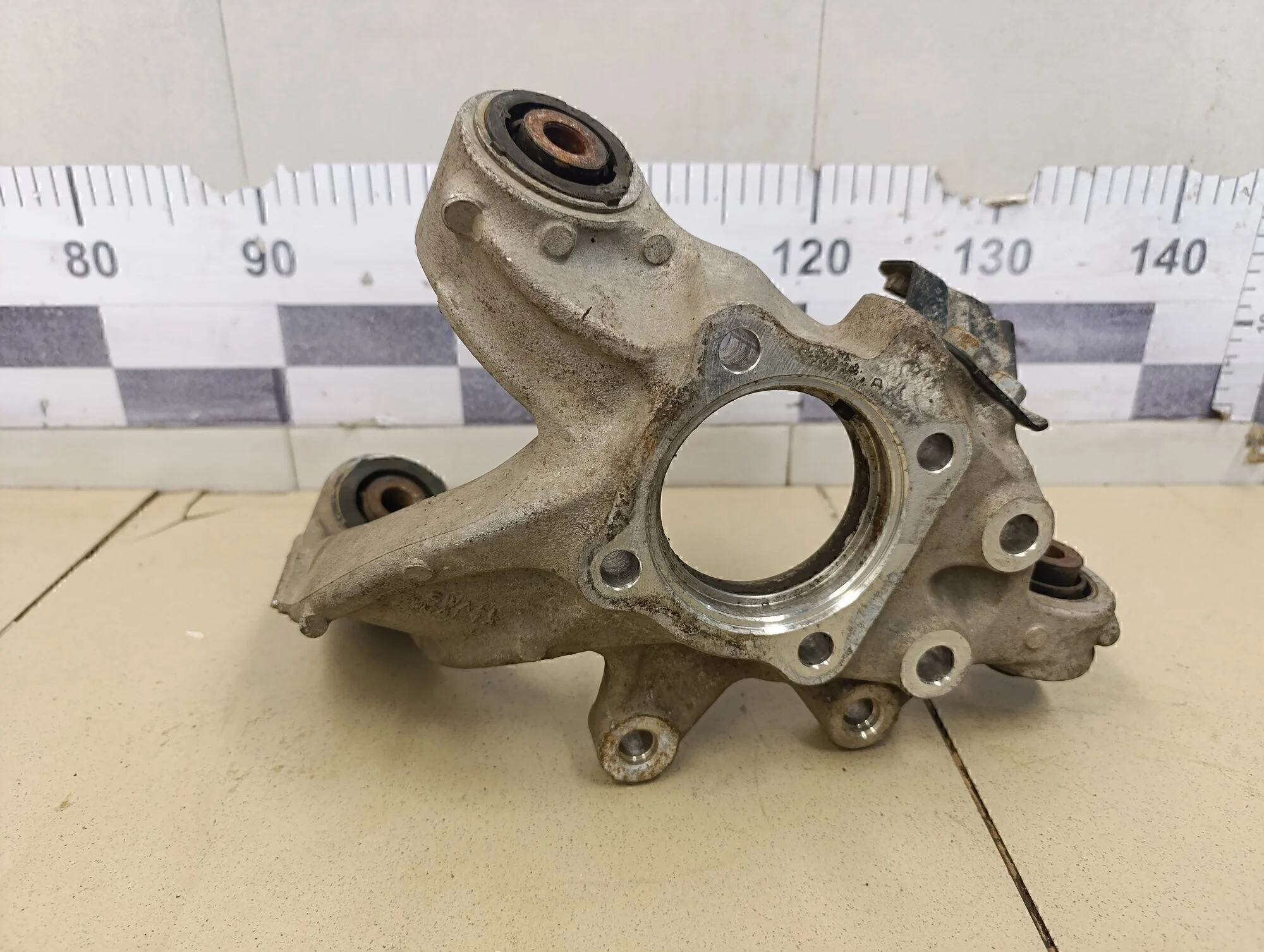 Кулак поворотный задний левый CR-V 2007-2012