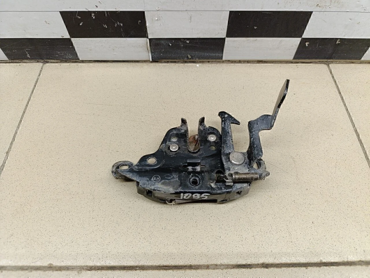 Замок капота Almera Classic (B10) 2006-2013