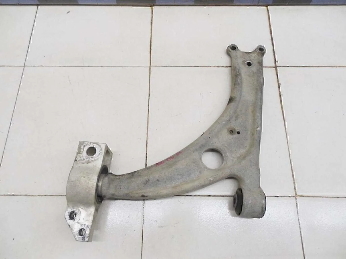 Рычаг передний Passat [B6] 2005-2010