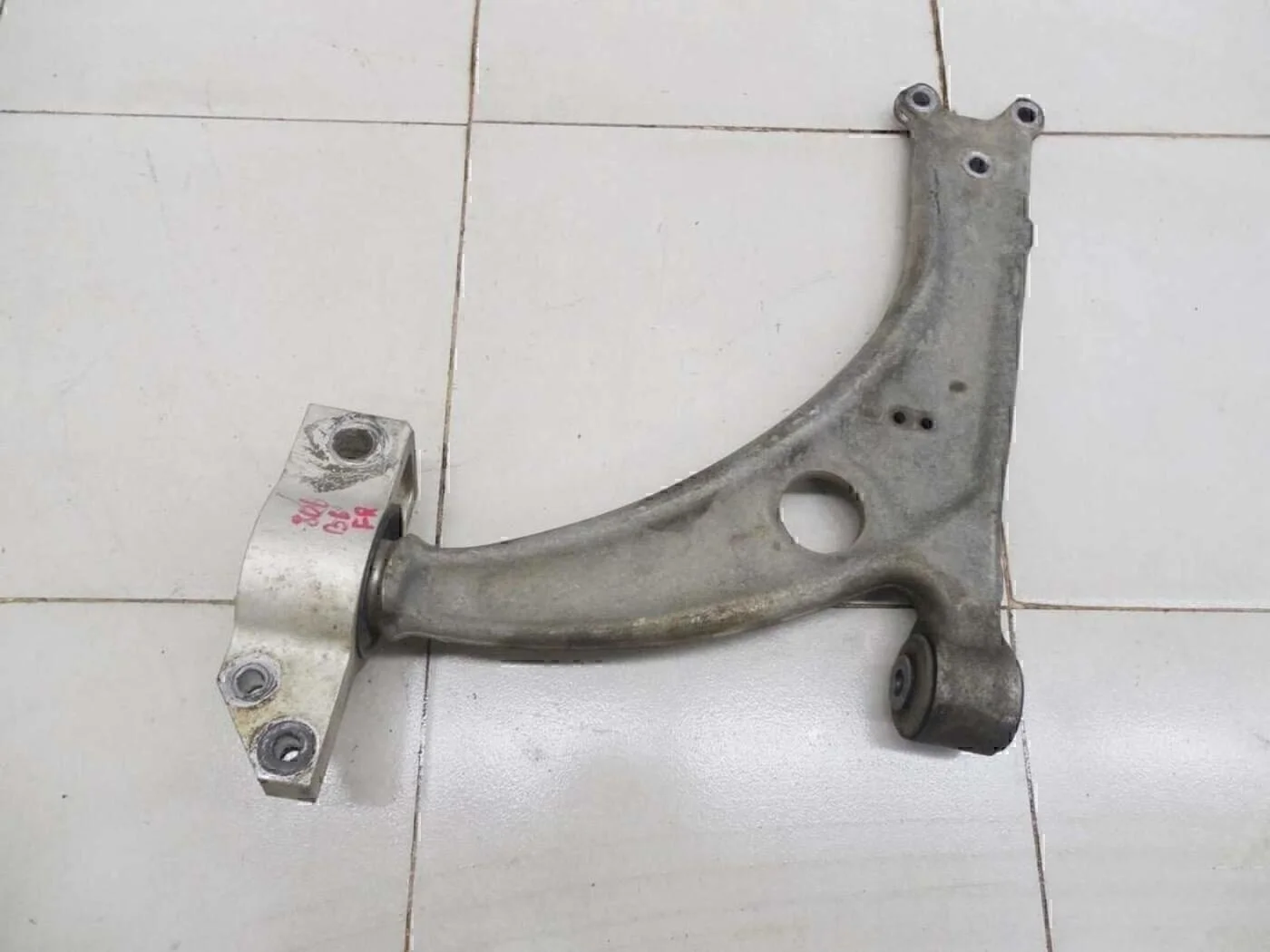 Рычаг передний Passat [B6] 2005-2010