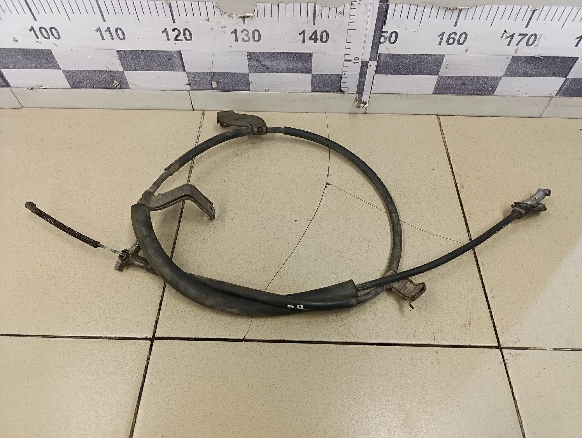 Трос стояночного тормоза правый CR-V 2007-2012