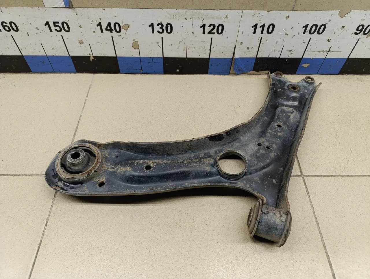 Рычаг передний правый Jetta 2011>