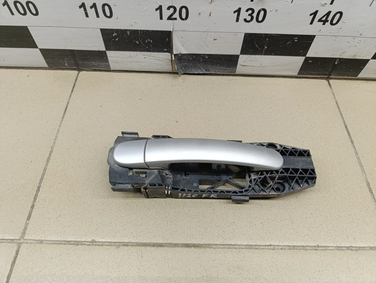 Ручка двери передней наружная правая Jetta 2011>