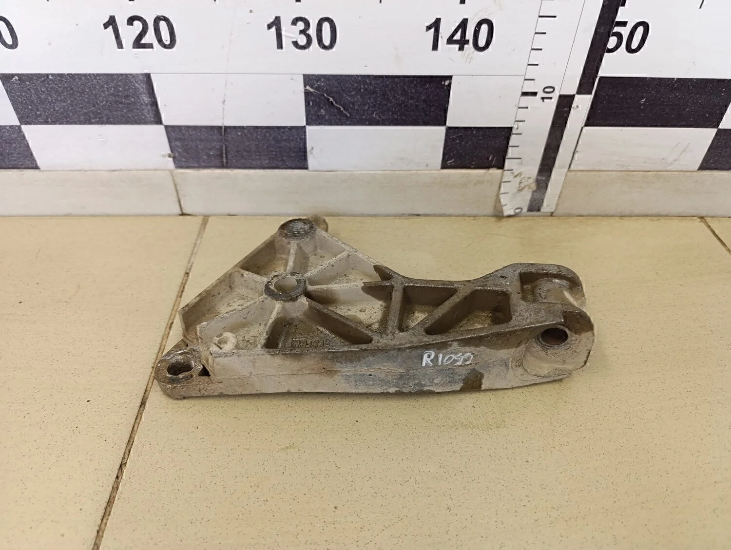 Кронштейн опоры двигателя Astra H / Family 2004-2015