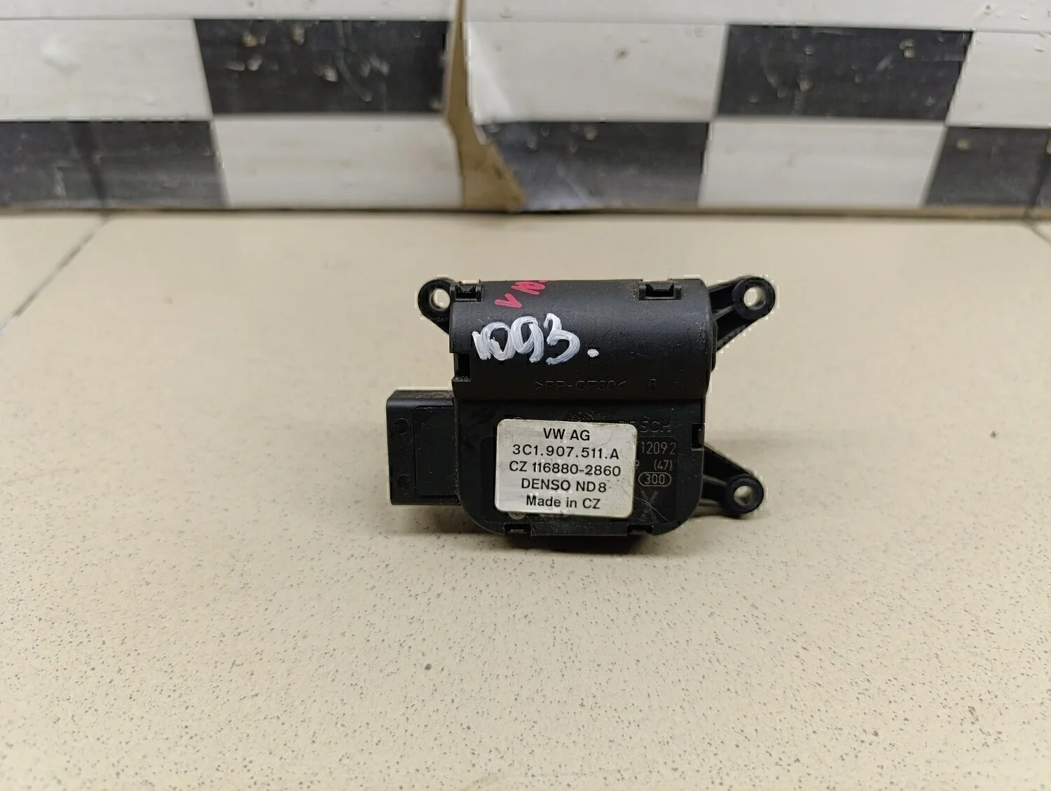 Моторчик заслонки отопителя Passat [B6] 2005-2010