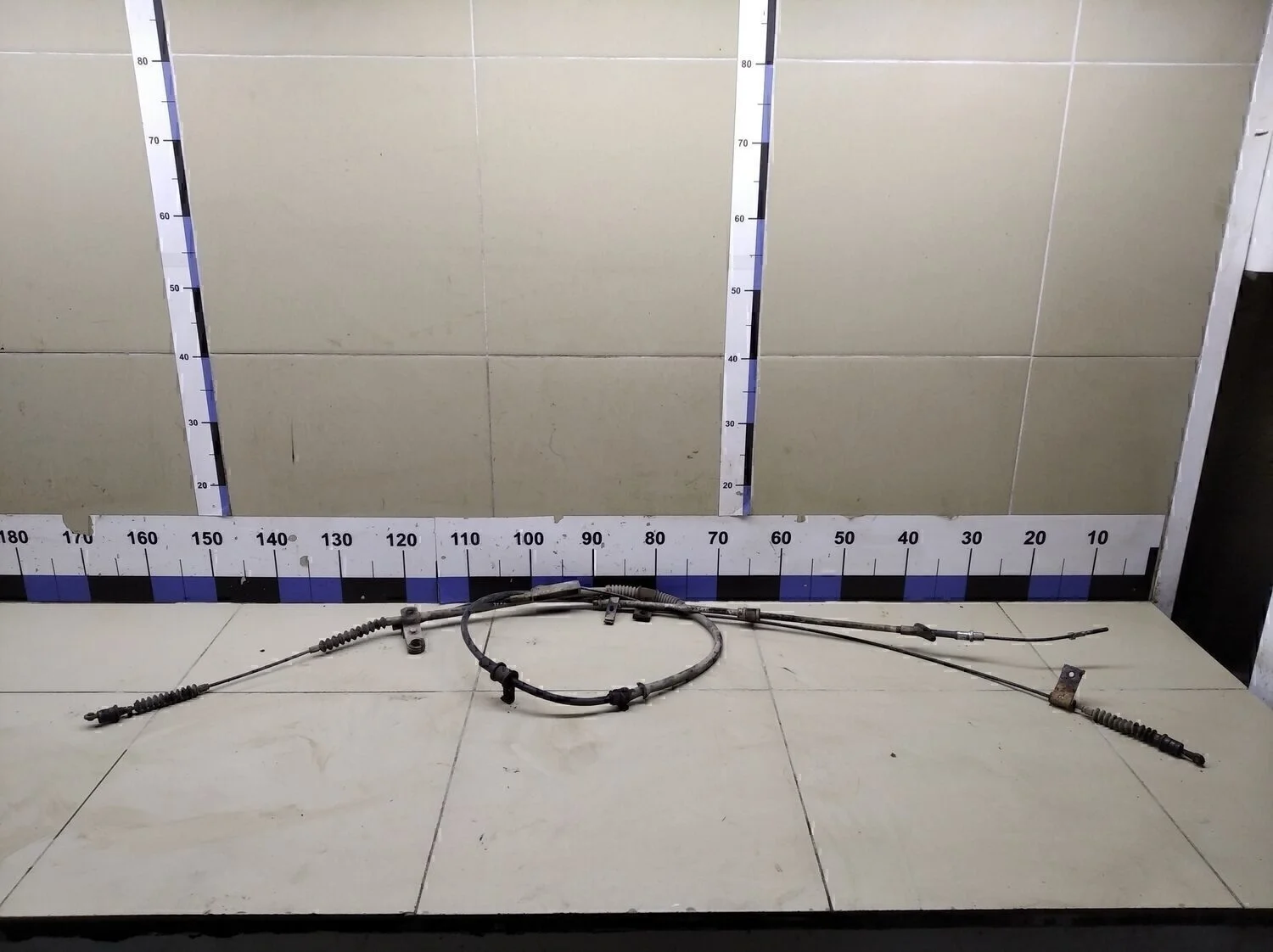 Трос стояночного тормоза Sorento 2003-2009